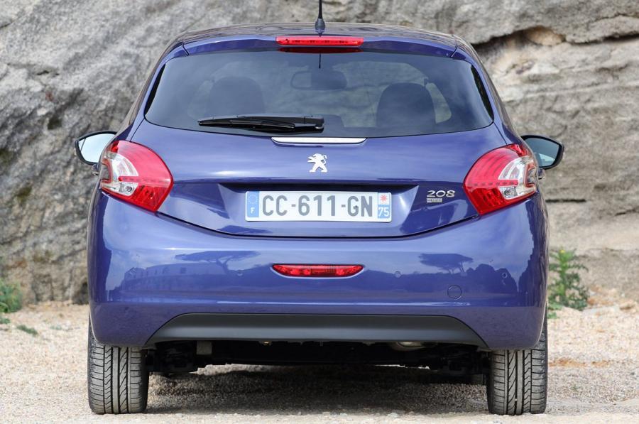 Peugeot 208 5-Door 2012 года  (фото 5 из 73)